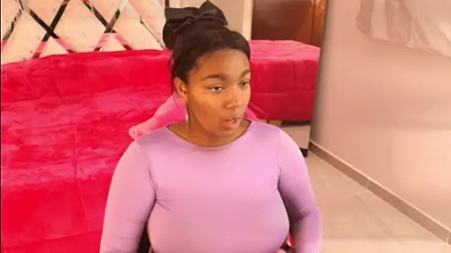 Snapshot of Amiranast chatting on 13, 10, 2025 Amiranast online show from 13, 10, 2025