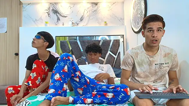 LONDON BOYS1 online show from 24, 9, 2025