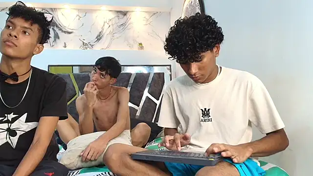 LONDON BOYS1 online show from 17, 10, 2025