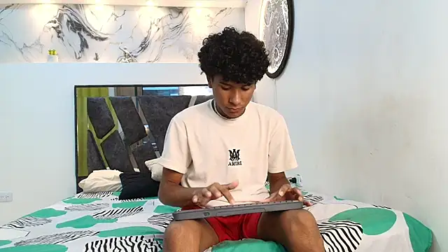 LONDON BOYS1 online show from 21, 10, 2025