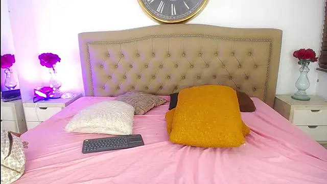 Snapshot of AuroraRicci chatting on 13, 11, 2025 AuroraRicci online show from 13, 11, 2025