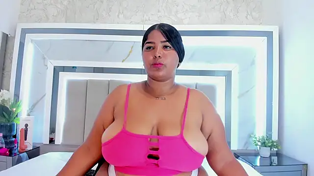 JuliethaVillalobos online show from 7, 11, 2025