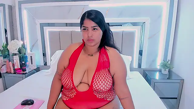 JuliethaVillalobos online show from 19, 11, 2025