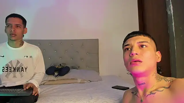 Snapshot of twinkDuohot chatting on 12, 2, 2026 twinkDuohot online show from 12, 2, 2026