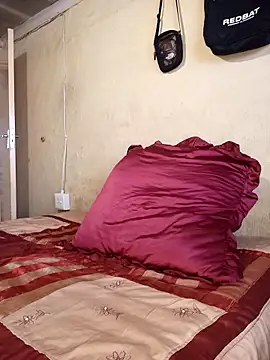 Snapshot of Hluga_25 chatting on 5, 11, 2025 Hluga 25 online show from 5, 11, 2025