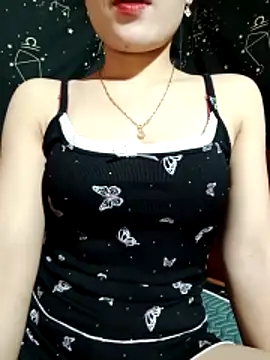 Snapshot of LucyyLy chatting on 29, 11, 2025 LucyyLy online show from 29, 11, 2025