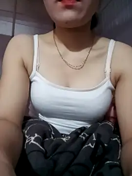 Snapshot of LucyyLy chatting on 17, 12, 2025 LucyyLy online show from 17, 12, 2025