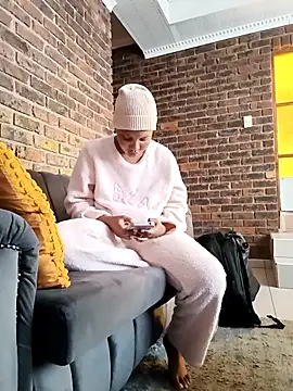 Snapshot of freakynyashXxXx chatting on 8, 4, 2026 freakynyashXxXx online show from 8, 4, 2026