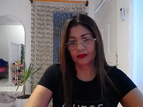 Manuela lara  online show from 3, 10, 2025