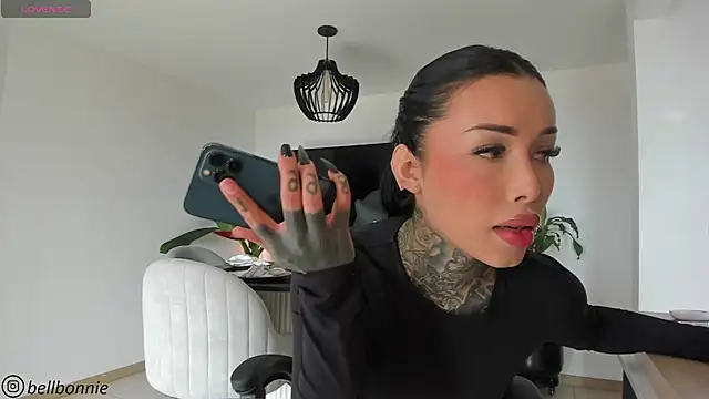 Snapshot of belllbonniie chatting on 19, 11, 2025 belllbonniie online show from 19, 11, 2025