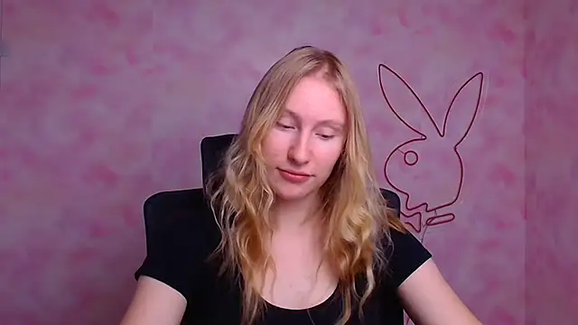 Elizabeth Kissa online show from 24, 9, 2025