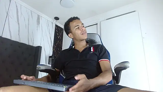 aston xvera online show from 2, 11, 2025