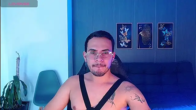 Arontrey21 online show from 2, 10, 2025