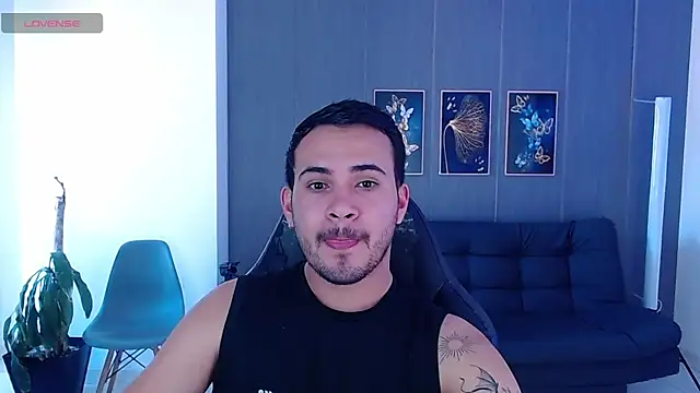 Arontrey21 online show from 6, 10, 2025