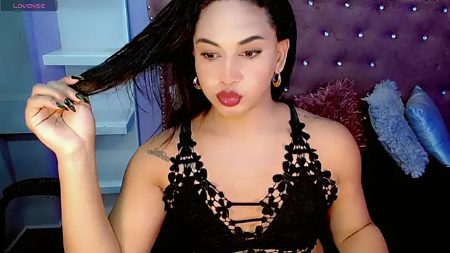 Valeria Swett  online show from 30, 9, 2025