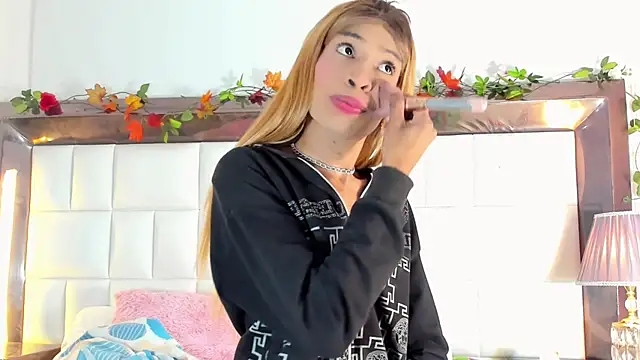 Snapshot of aura-monet chatting on 10, 9, 2025 aura-monet online show from 10, 9, 2025