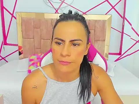 charlotthe ee online show from 24, 11, 2025