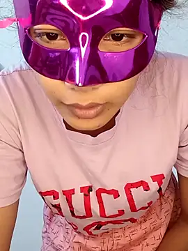 Snapshot of new_coupleee chatting on 13, 9, 2025 new coupleee online show from 13, 9, 2025