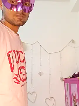 new coupleee online show from 18, 12, 2025