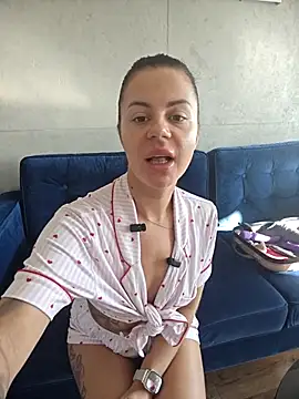 Snapshot of BabyFaceMia chatting on 20, 10, 2025 BabyFaceMia online show from 20, 10, 2025