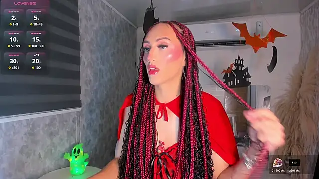 Snapshot of V_suckscock chatting on 31, 10, 2025 V suckscock online show from 31, 10, 2025