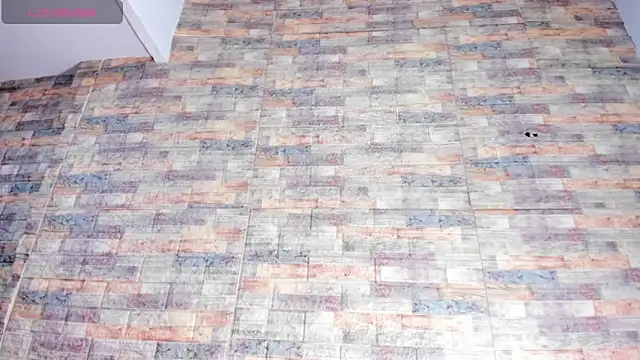 Snapshot of V_suckscock chatting on 13, 11, 2025 V suckscock online show from 13, 11, 2025