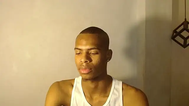 Snapshot of criss_zuri chatting on 8, 10, 2025 criss zuri online show from 8, 10, 2025