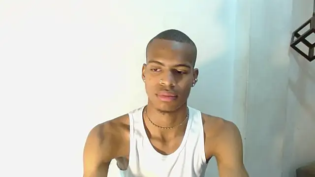 Snapshot of criss_zuri chatting on 9, 10, 2025 criss zuri online show from 9, 10, 2025