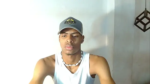 Snapshot of criss_zuri chatting on 17, 10, 2025 criss zuri online show from 17, 10, 2025