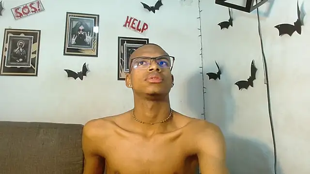 Snapshot of criss_zuri chatting on 30, 10, 2025 criss zuri online show from 30, 10, 2025