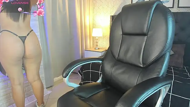 sophie  blare online show from 25, 11, 2025