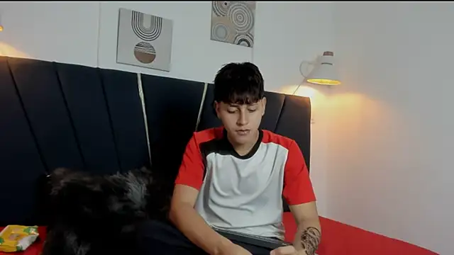 Snapshot of zeusapollofuck chatting on 12, 11, 2025 zeusapollofuck online show from 12, 11, 2025