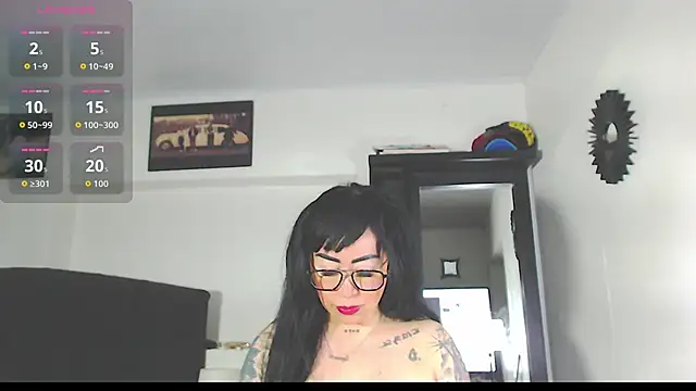 Snapshot of Vicky_hotmilf chatting on 29, 10, 2025 Vicky hotmilf online show from 29, 10, 2025