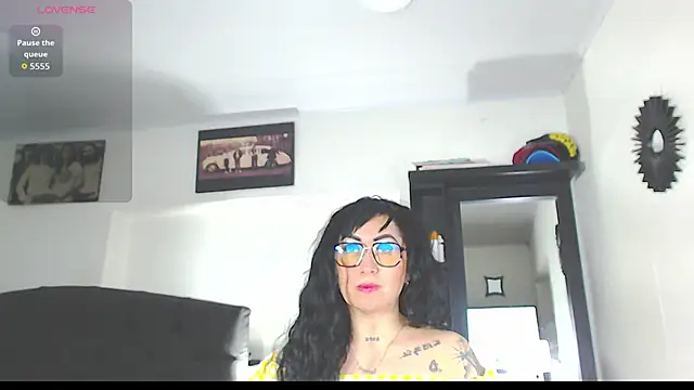 Snapshot of Vicky_hotmilf chatting on 30, 10, 2025 Vicky hotmilf online show from 30, 10, 2025