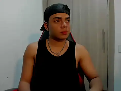 Axel-Latin-Boy online show from 25, 9, 2025