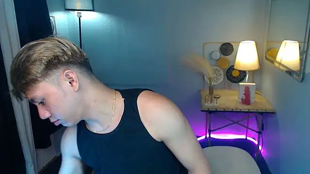 Snapshot of Urfucker_drei chatting on 24, 9, 2025 Urfucker drei online show from 24, 9, 2025