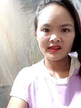 Snapshot of xinhxinhcute chatting on 8, 10, 2025 xinhxinhcute online show from 8, 10, 2025