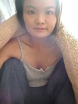 Snapshot of xinhxinhcute chatting on 18, 10, 2025 xinhxinhcute online show from 18, 10, 2025