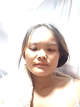 Snapshot of xinhxinhcute chatting on 21, 10, 2025 xinhxinhcute online show from 21, 10, 2025