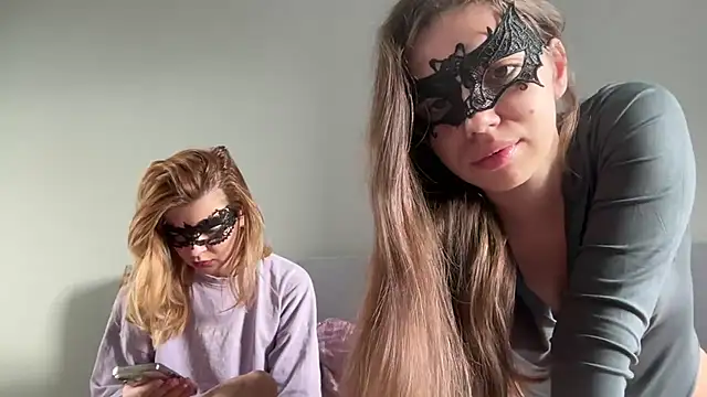 fluff twinss online show from 28, 9, 2025