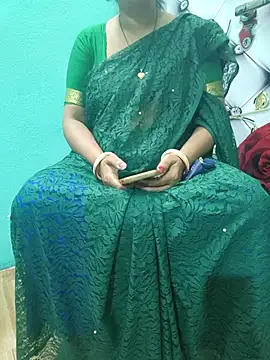 Snapshot of desi_boudi87 chatting on 8, 10, 2025 desi boudi87 online show from 8, 10, 2025