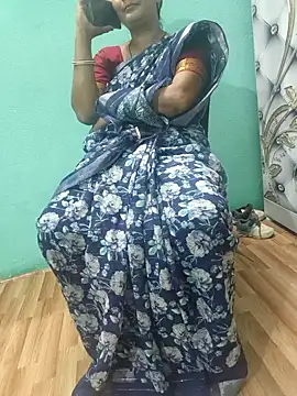 Snapshot of desi_boudi87 chatting on 19, 10, 2025 desi boudi87 online show from 19, 10, 2025