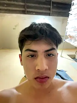 Xannxx online show from 4, 12, 2025