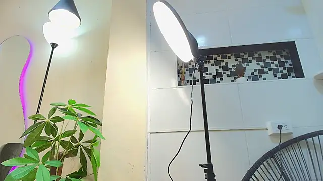 keila hott20 online show from 17, 10, 2025