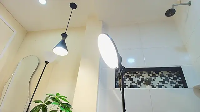 keila hott20 online show from 20, 10, 2025