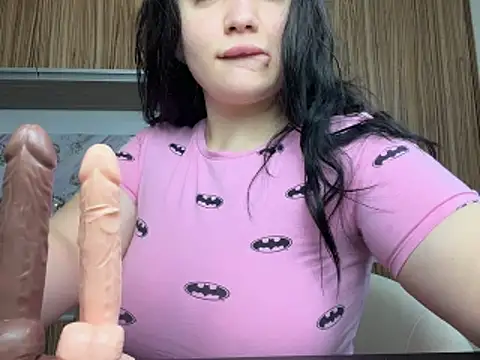 Snapshot of curvybombb chatting on 9, 11, 2025 curvybombb online show from 9, 11, 2025