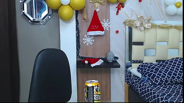 Snapshot of taylor_collins_ chatting on 18, 11, 2025 taylor collins online show from 18, 11, 2025