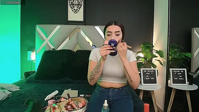 Miia bunny online show from 24, 10, 2025