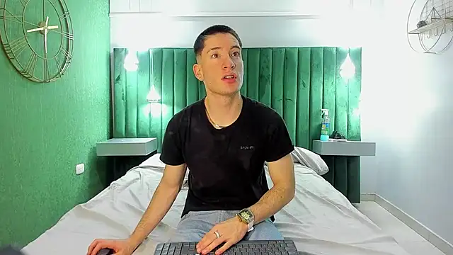 HunterHeat  online show from 15, 11, 2025