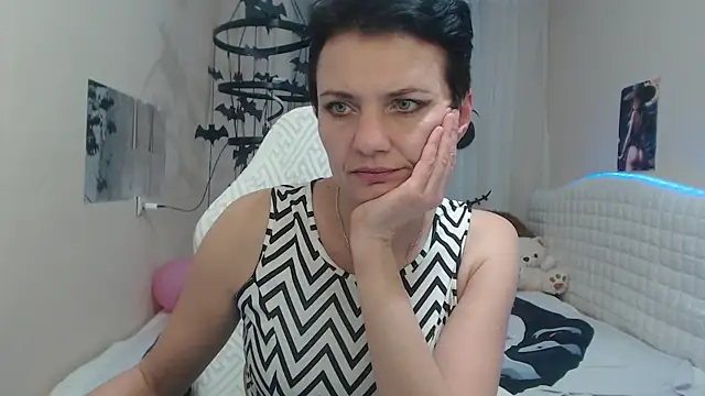 AvaSaturnian online show from 24, 10, 2025